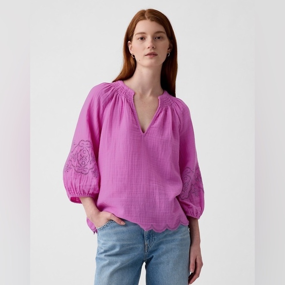 GAP Eyelit blouse